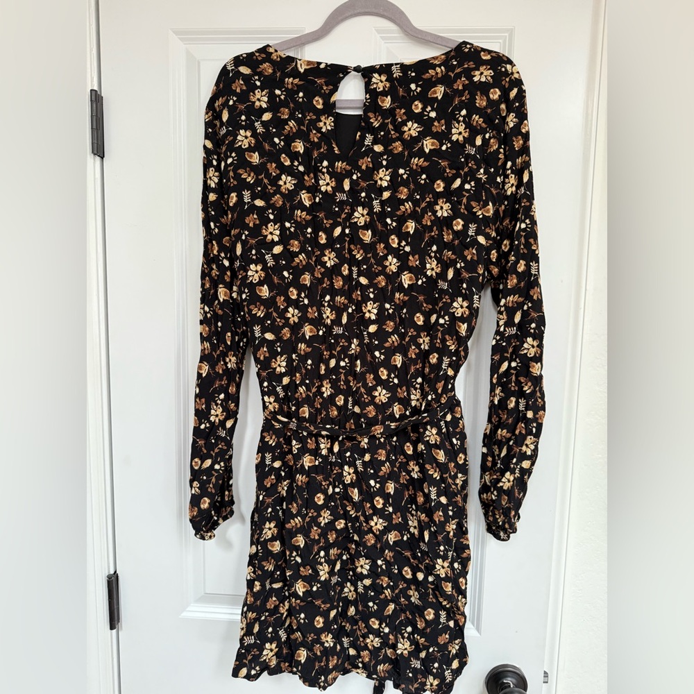 Gilli Black Pleated Long Sleeve Sundress - Picture 3 of 4